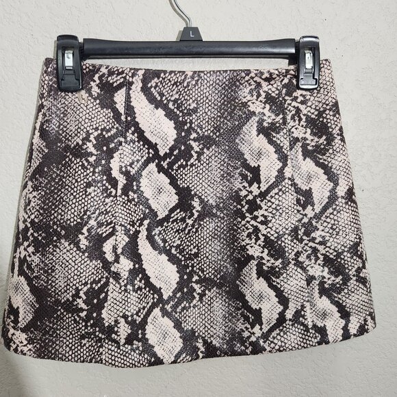 Urban Outfitters Mini Skirt Snakeskin Print XS - Picture 3 of 9